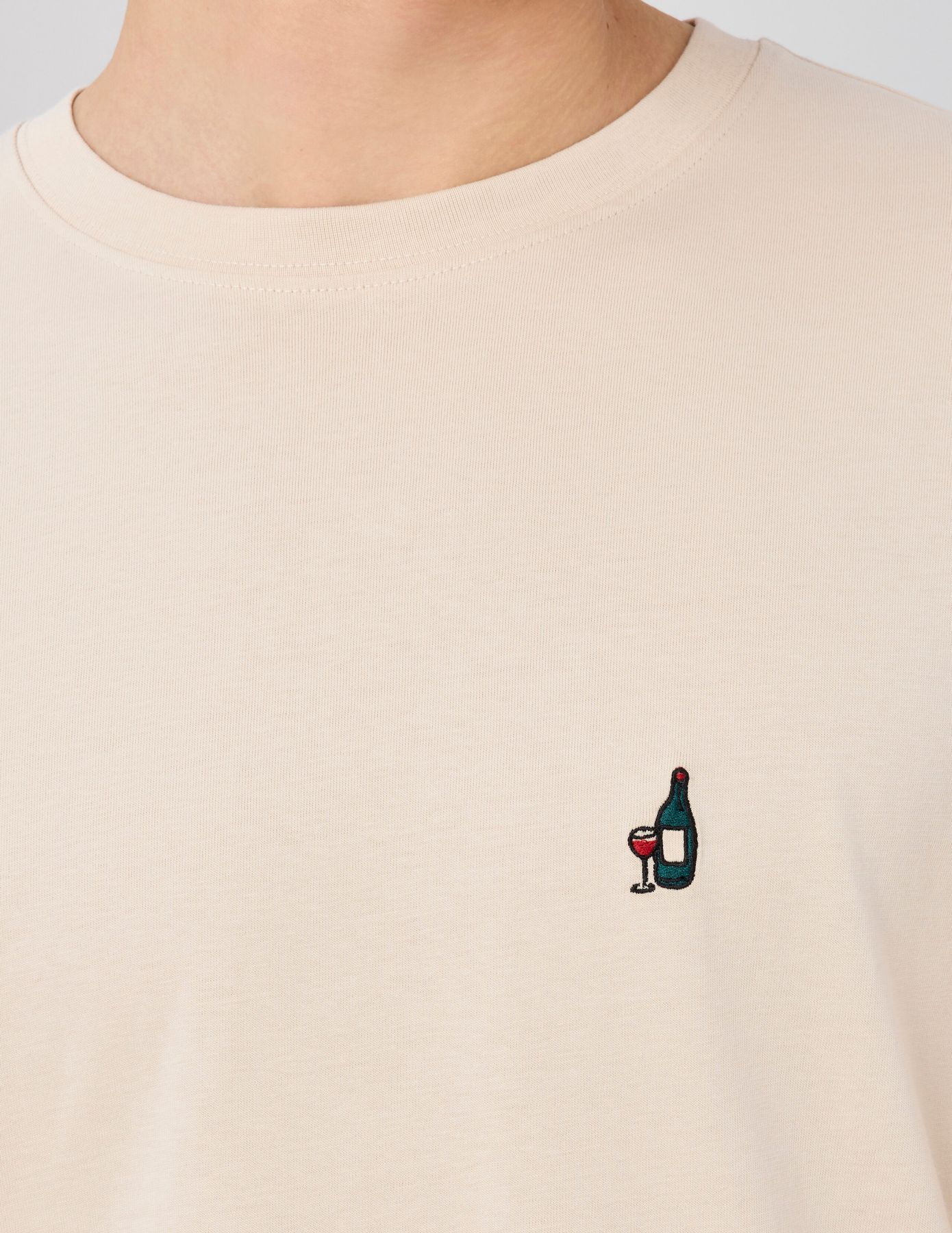 T-shirt broderie poitrine