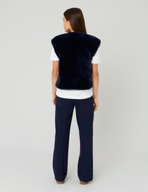 Veste matière duveteuse sans manches