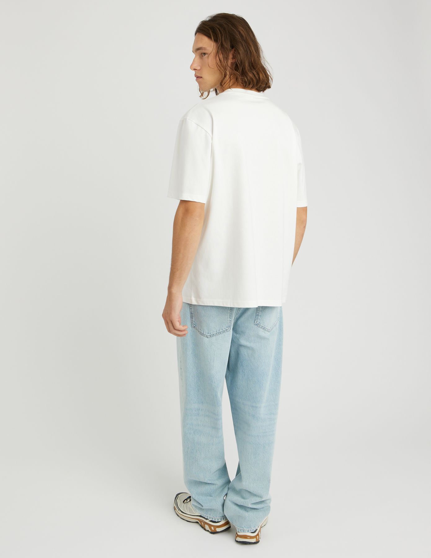 T-shirt &eacute;tiquette centr&eacute;e