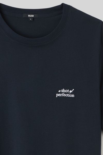 T-shirt broderie poitrine