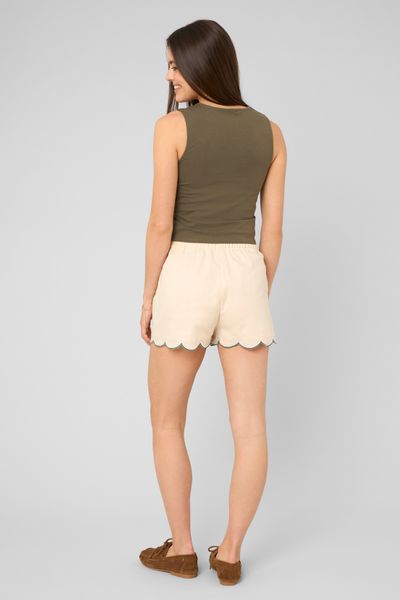 Short brod&eacute;