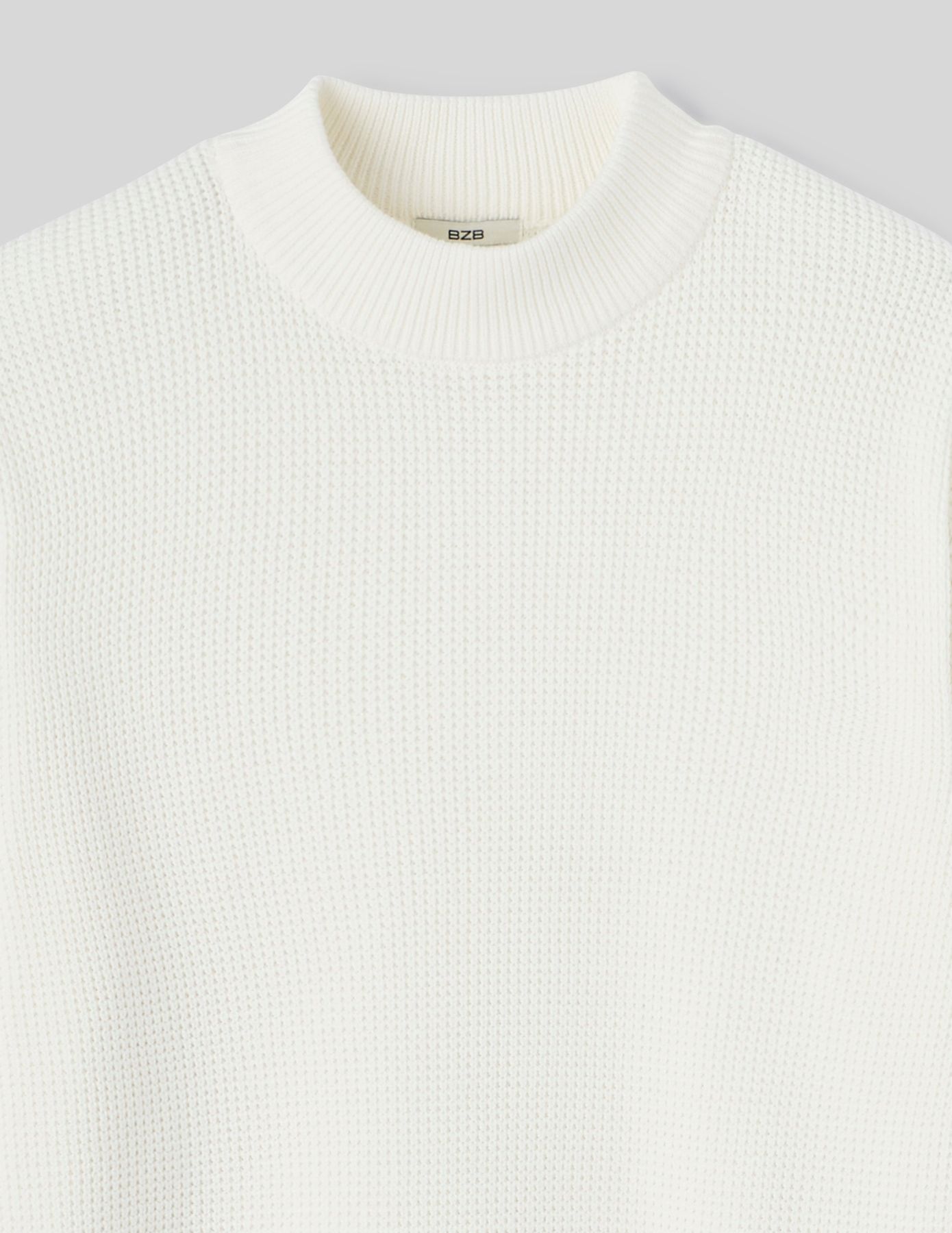 Pull col montant reli&eacute;f&eacute;