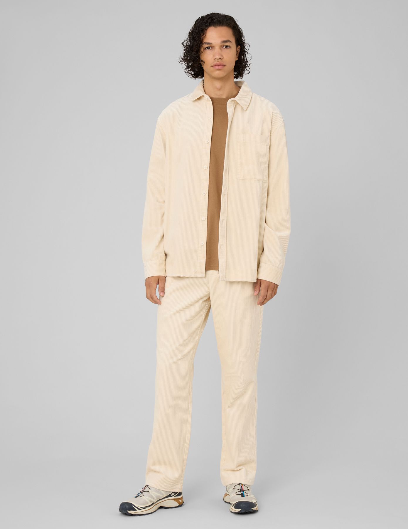 Pantalon velours c&ocirc;tel&eacute;