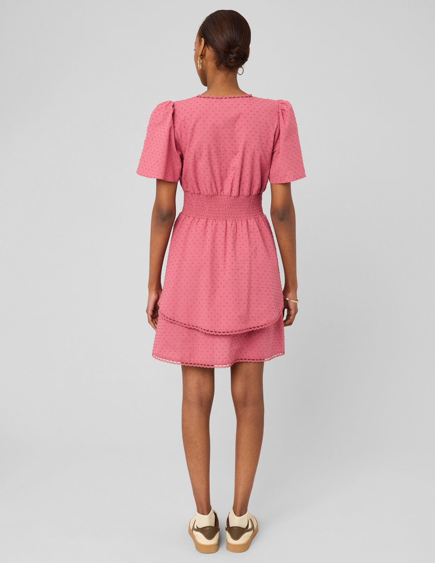 Robe &agrave; volants