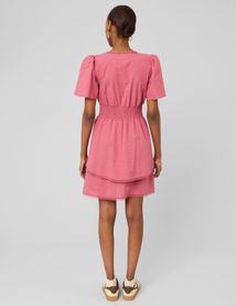 Robe &agrave; volants