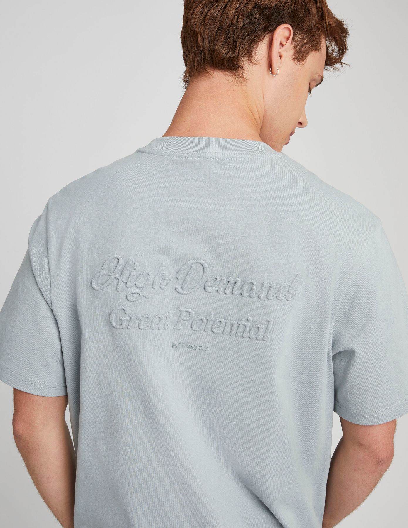 T-shirt embossé devant dos