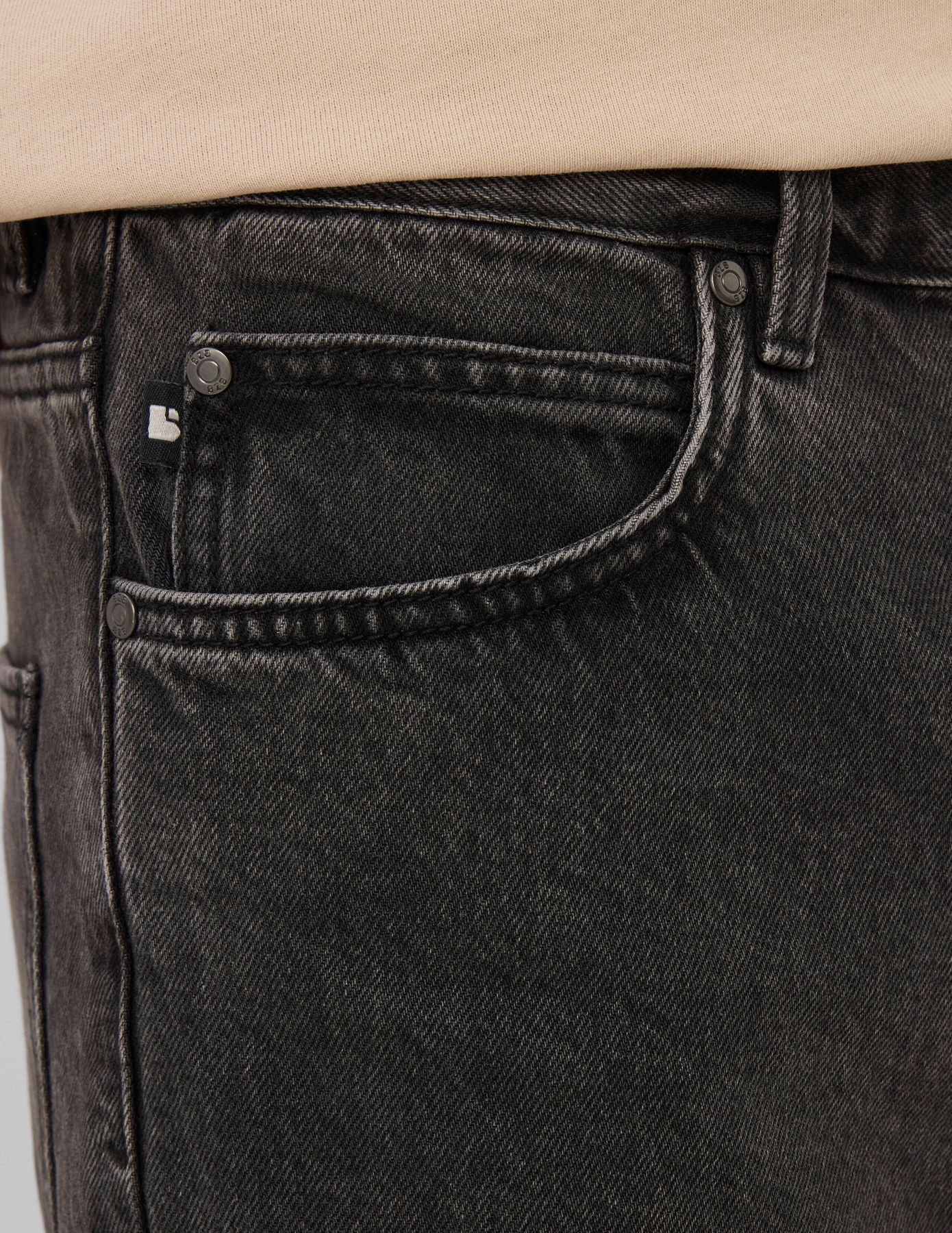 Loose black used
