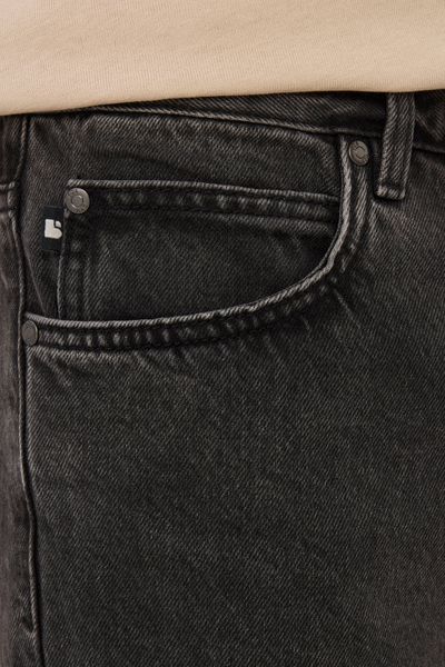 Loose black used