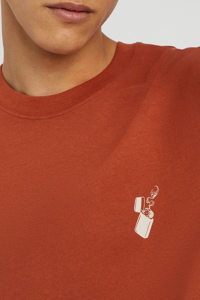 T-shirt broderie poitrine