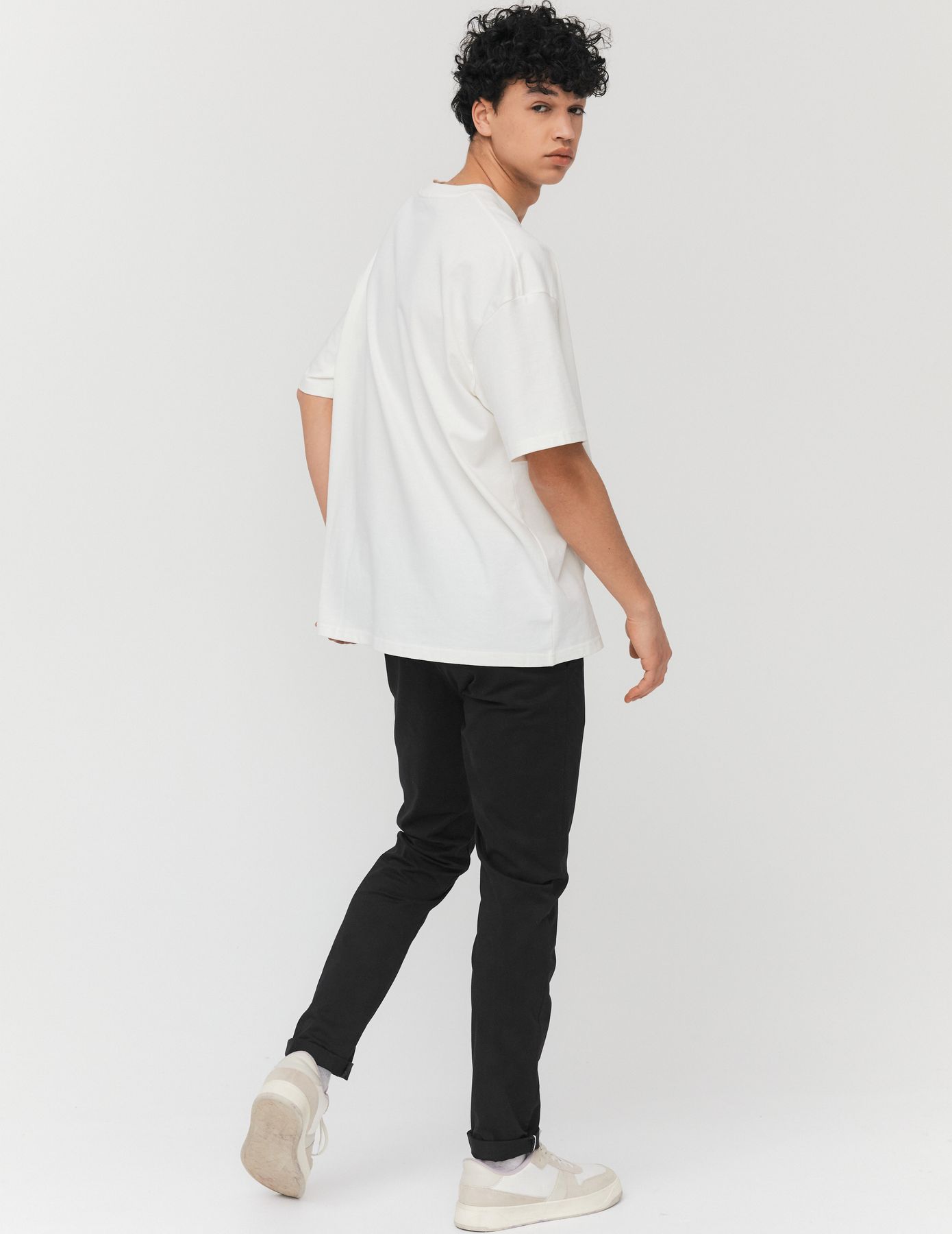 Pantalon chino ajusté