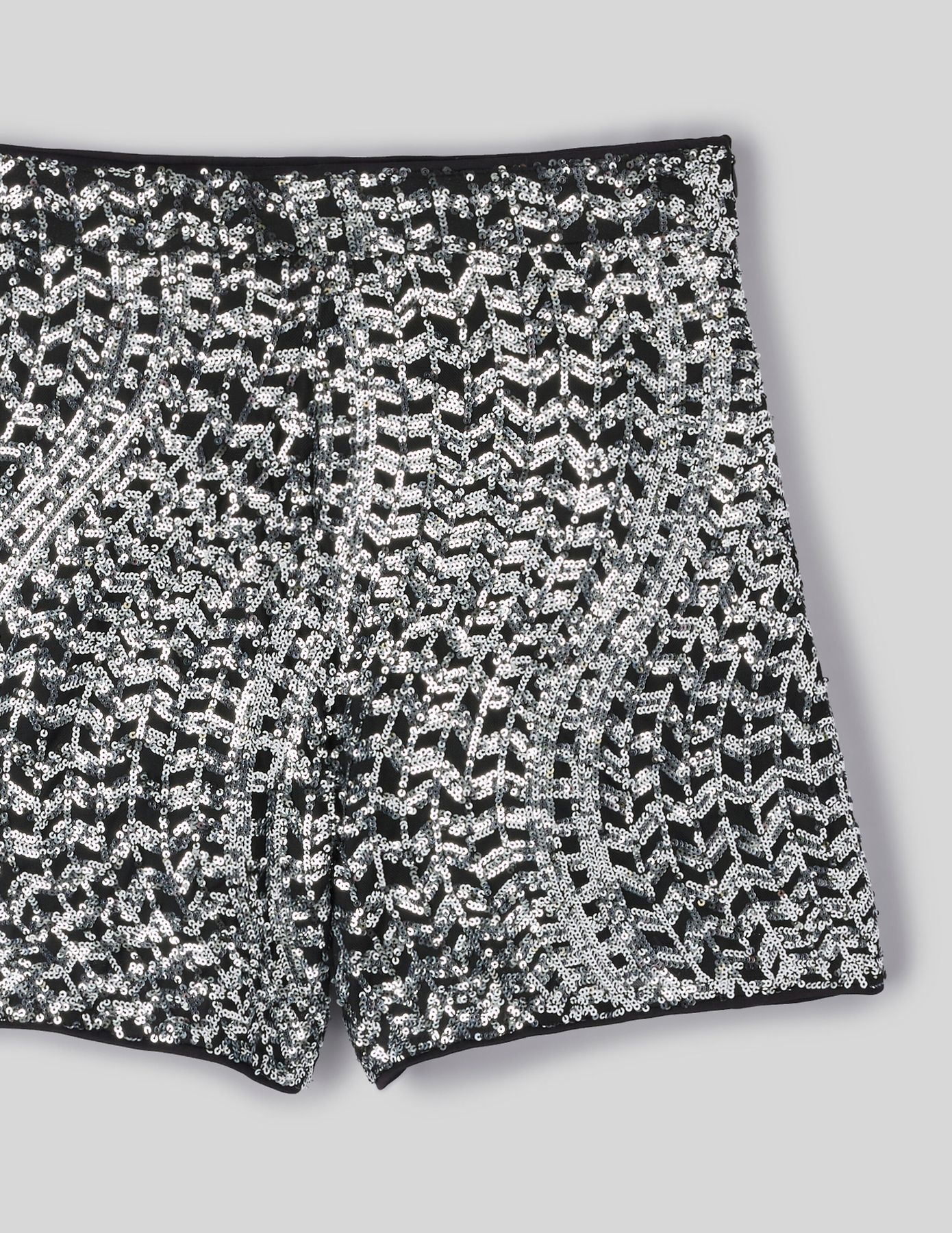 Short sequins