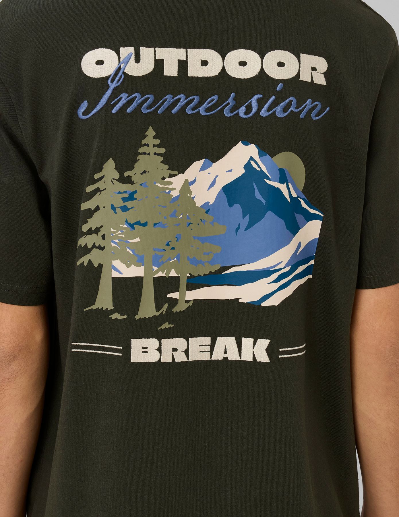 T-shirt imprim&eacute; et brod&eacute;