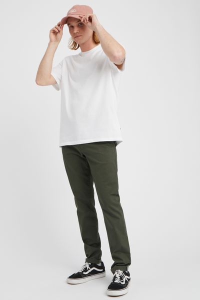 Pantalon chino ajusté