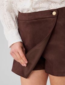 Jupe short su&eacute;dine