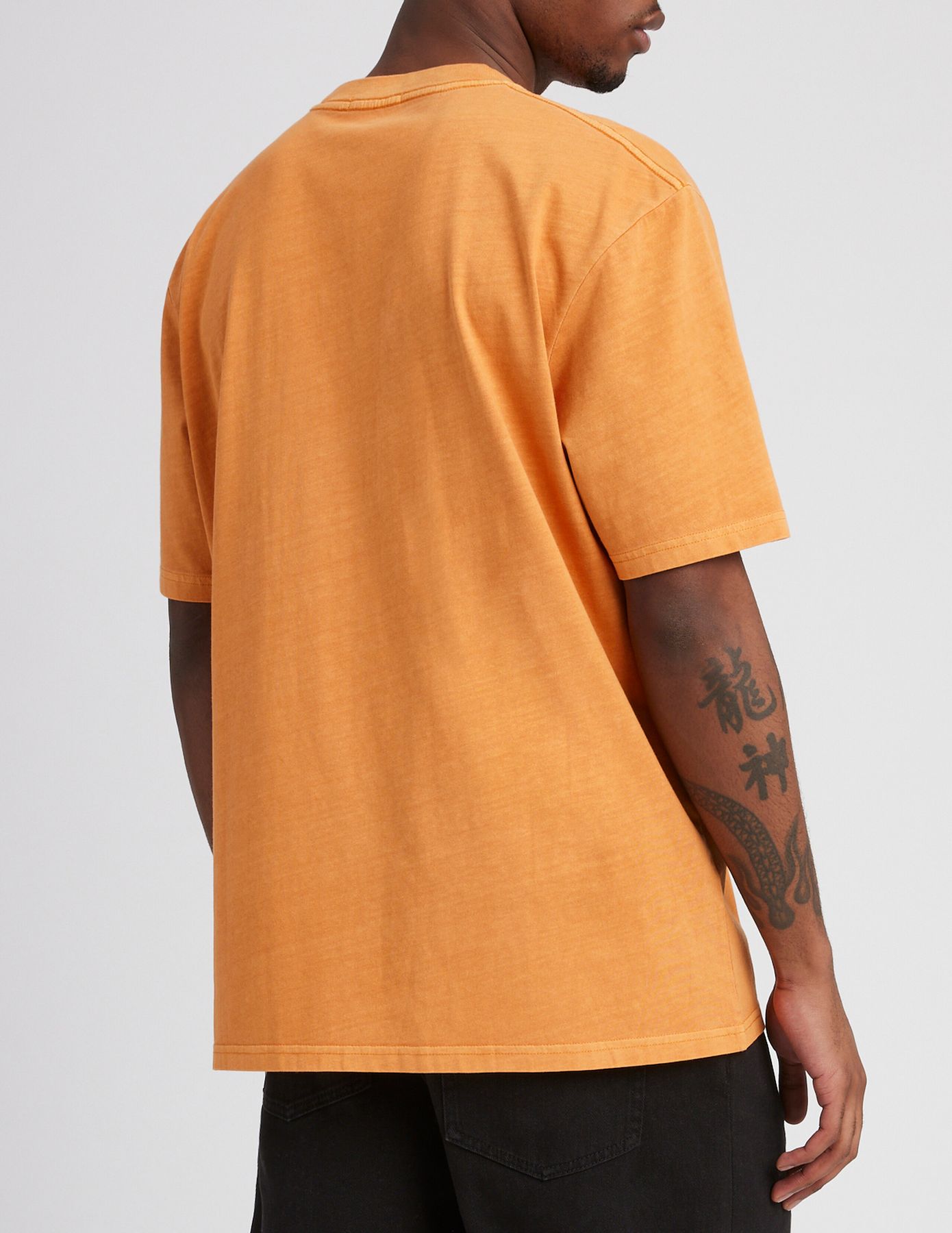 T-shirt message teint en pi&egrave;ce