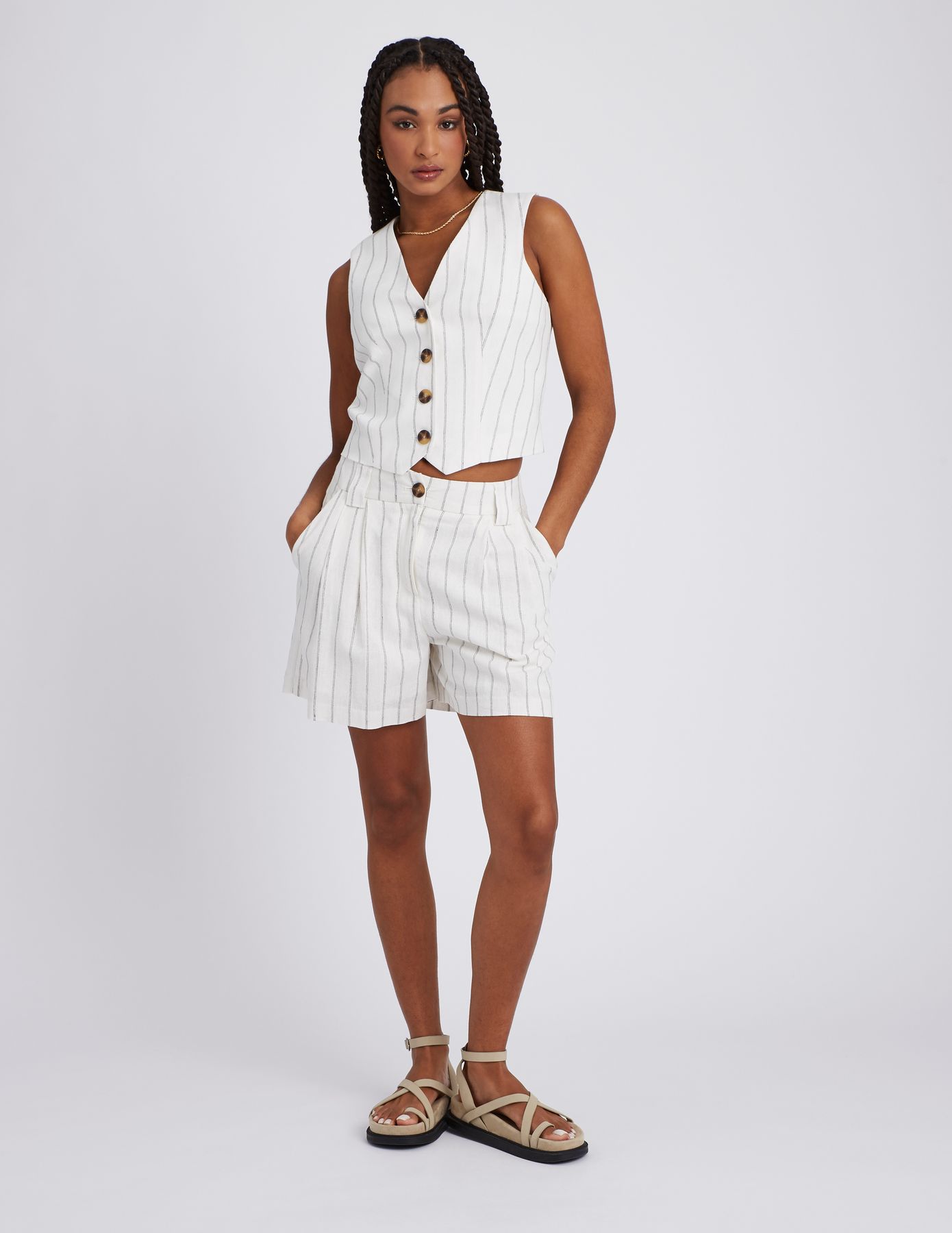 Short rayé en lin