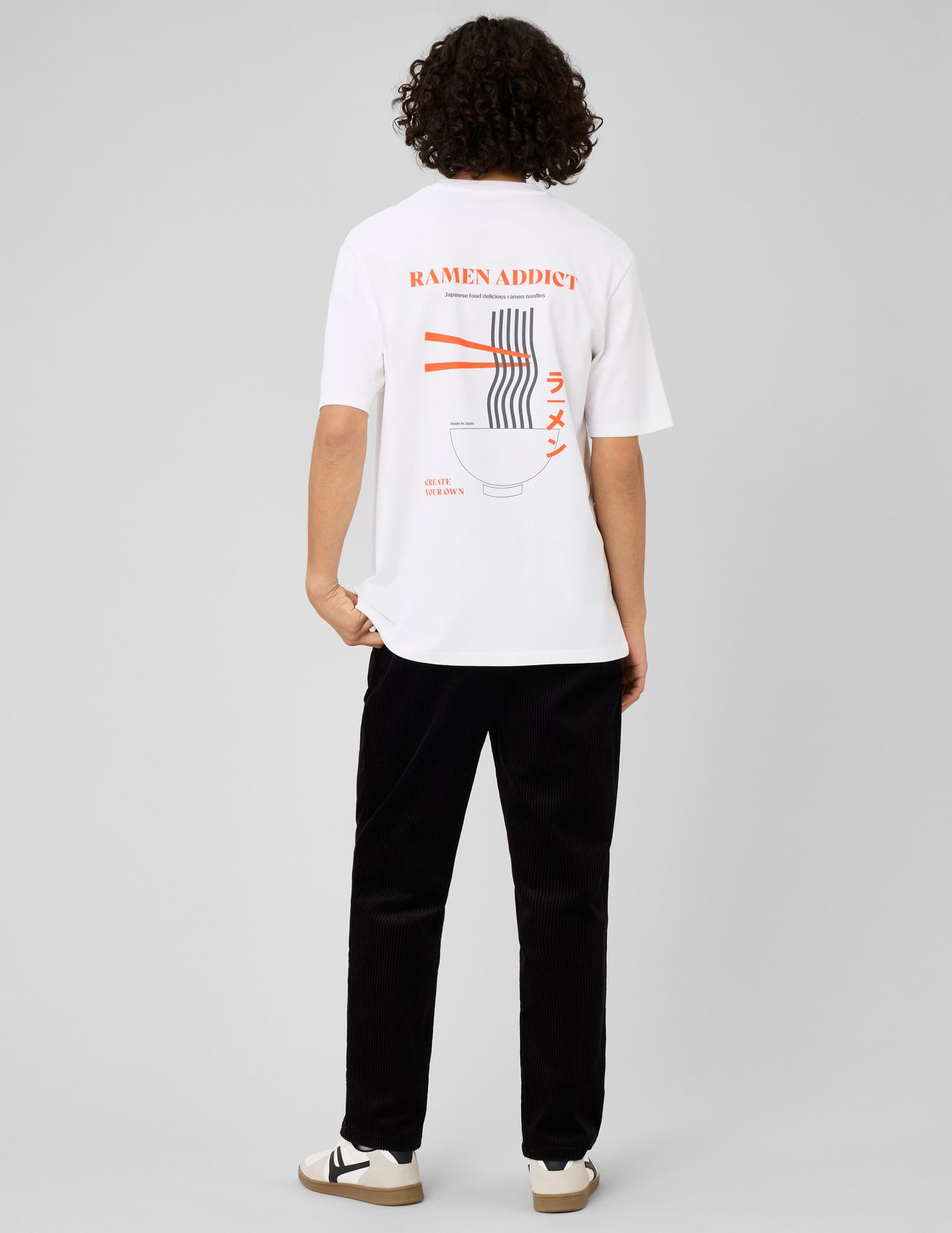 Pantalon velours c&ocirc;tel&eacute;