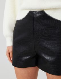 Short en tissu enduit