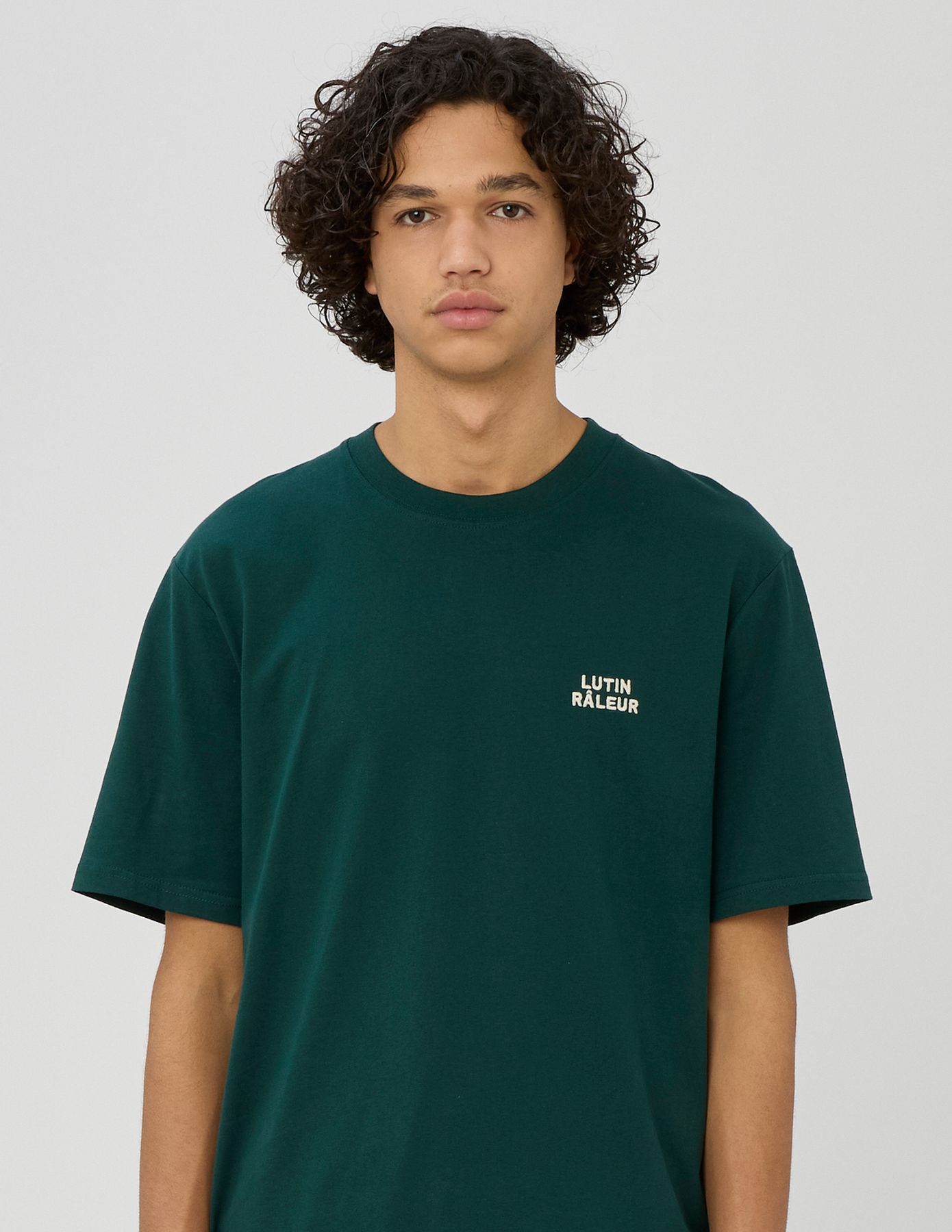 T-shirt broderie poitrine