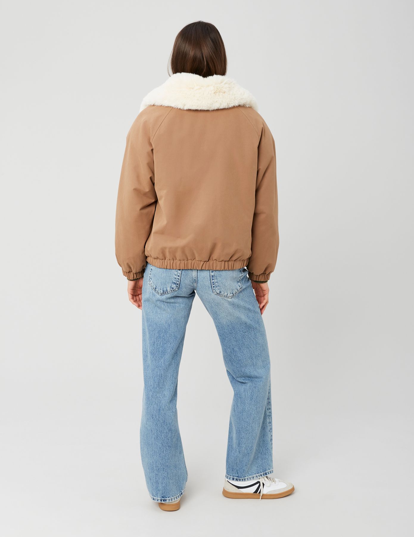 Blouson col mati&egrave;re duveteuse