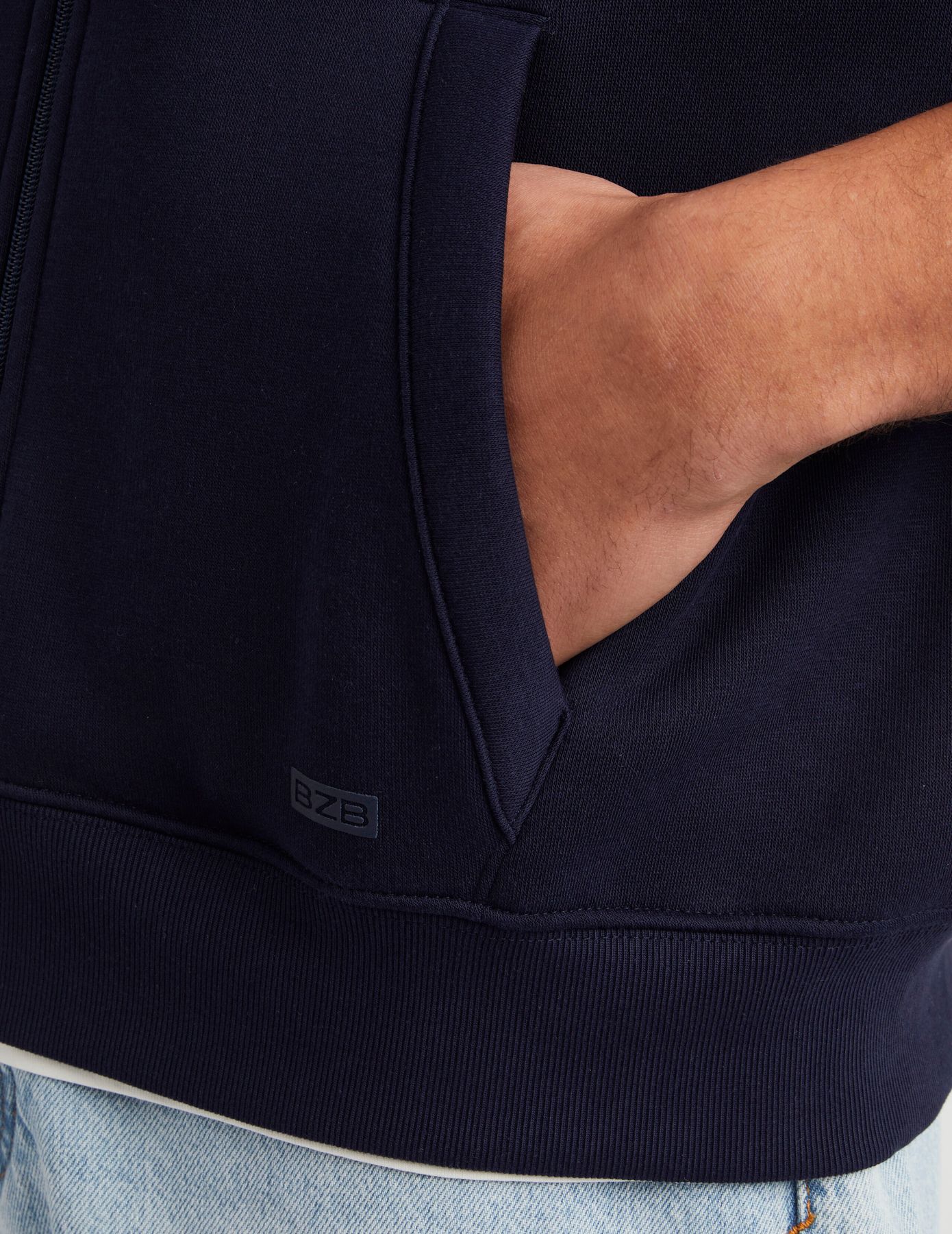 Sweat zipp&eacute; &agrave; capuche