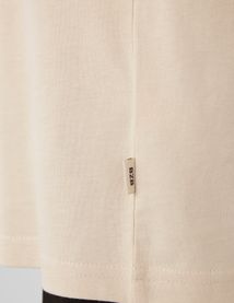 T-shirt broderie poitrine