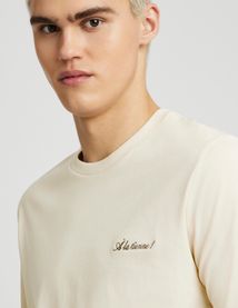 T-shirt broderie poitrine