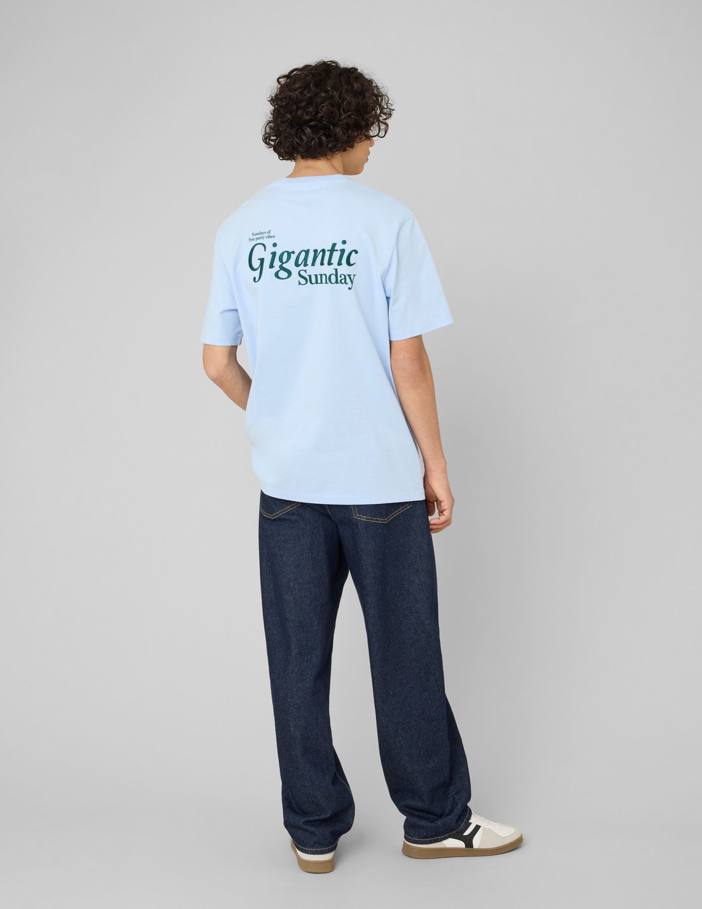 T-shirt imprim&eacute; et brod&eacute;