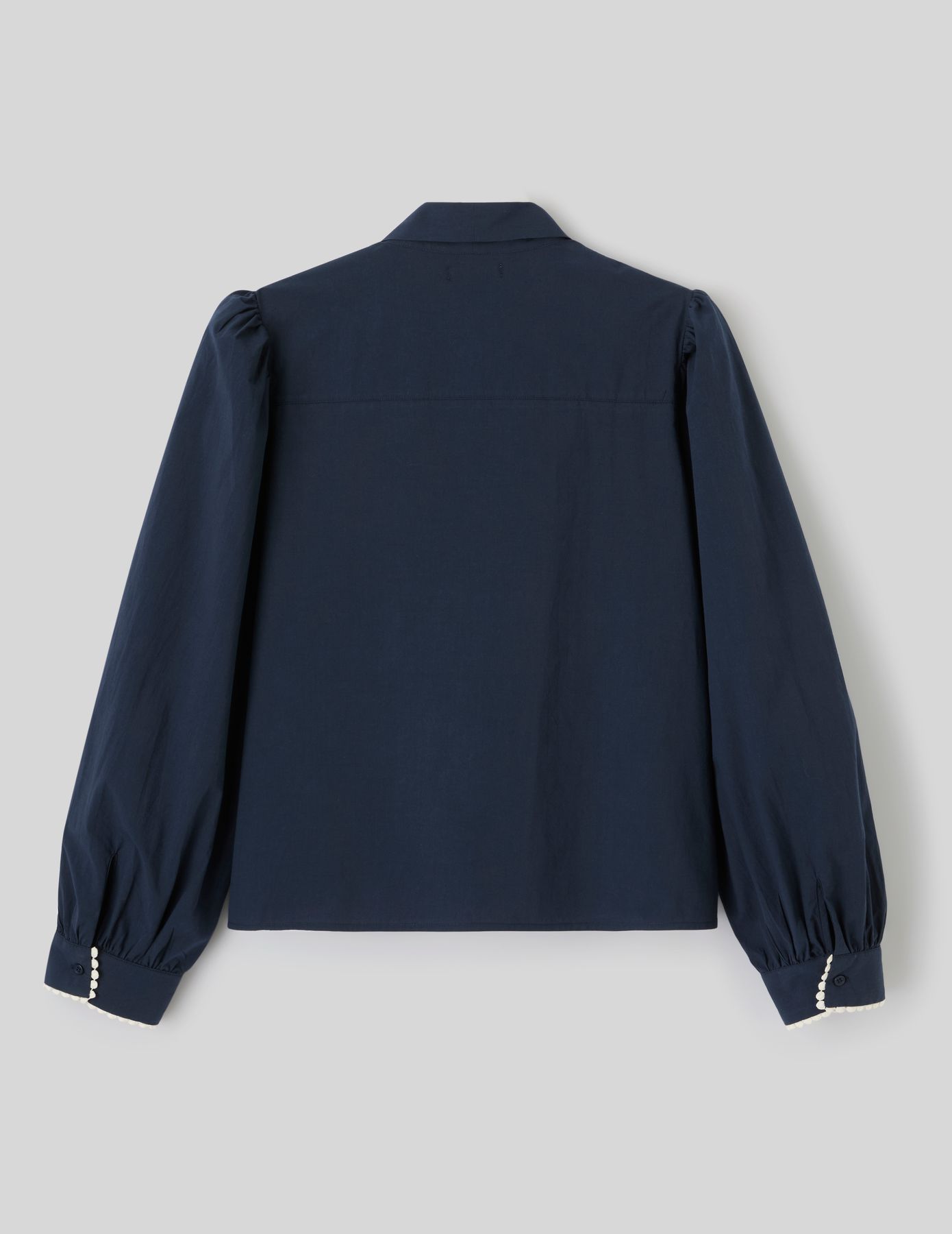 Blouse &agrave; col lavali&egrave;re