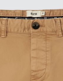 Pantalon chino ajusté
