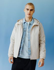 Blouson coup vent &agrave; capuche