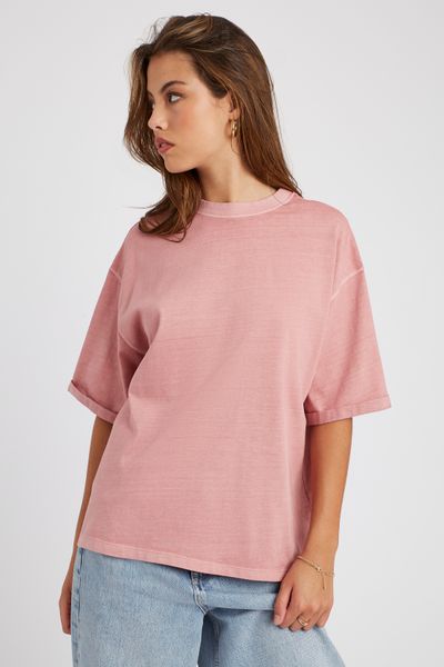 T-shirt d&eacute;lav&eacute; imprim&eacute;