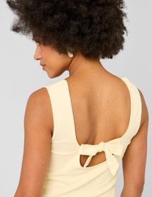 D&eacute;bardeur avec d&eacute;tail de n&oelig;ud au dos