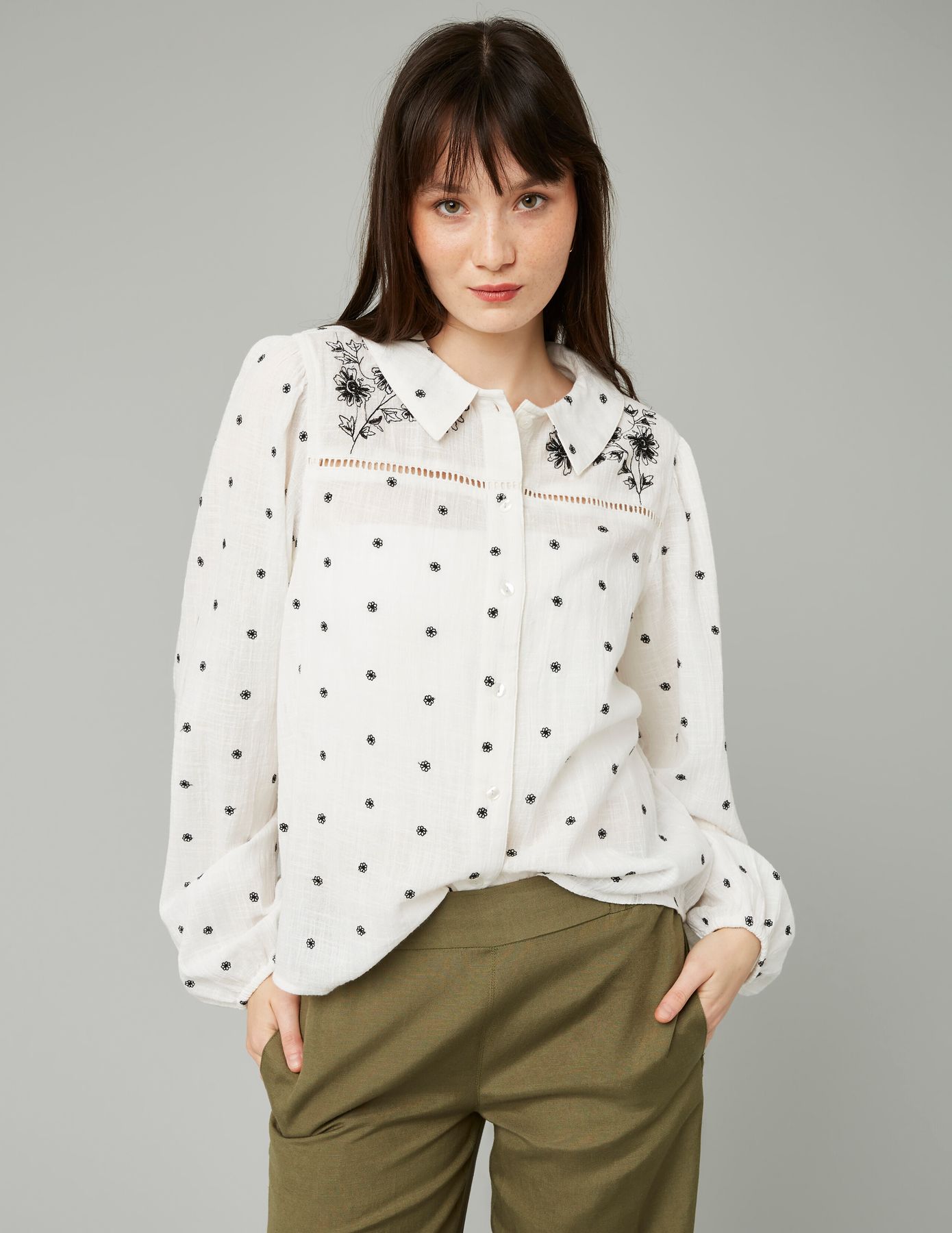 Blouse brodée