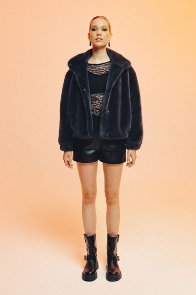 Blouson matière duveteuse col montant