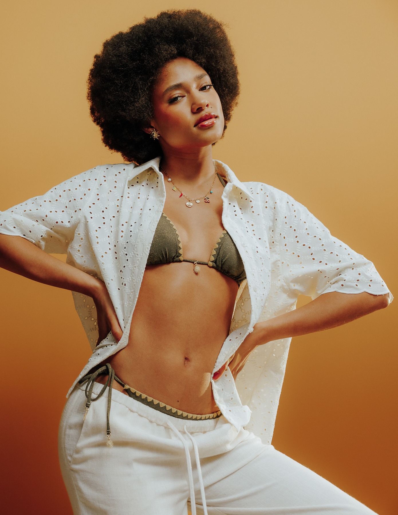 Chemisette en broderie anglaise