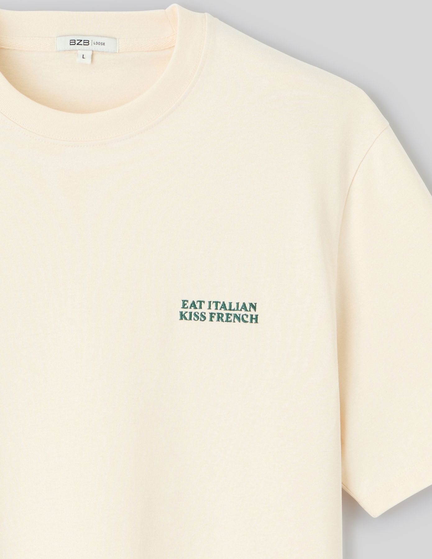 T-shirt broderie poitrine