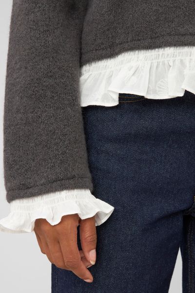 Gilet boutonn&eacute; &agrave; volants