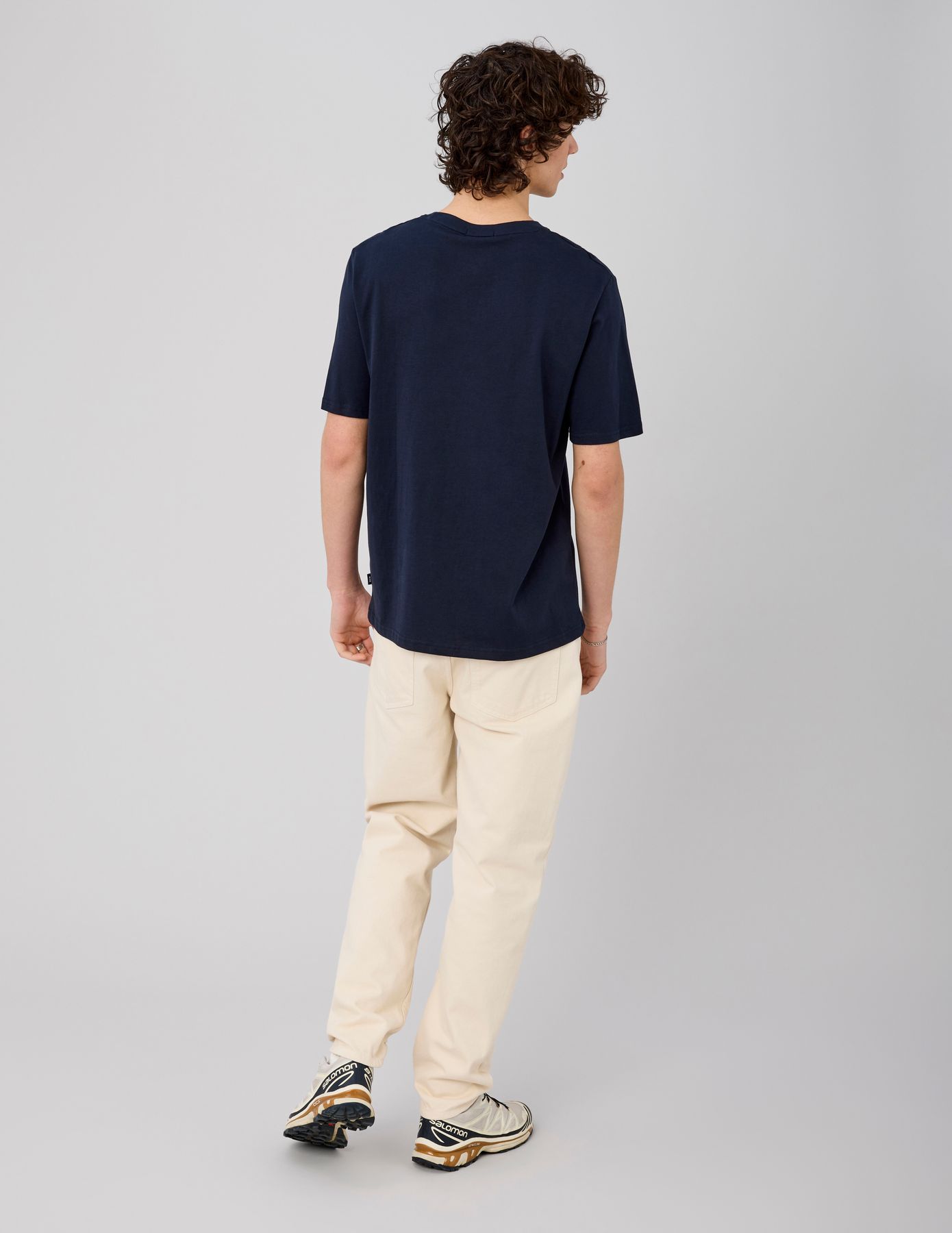 T-shirt broderie poitrine