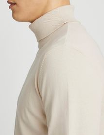 Pull col roul&eacute;
