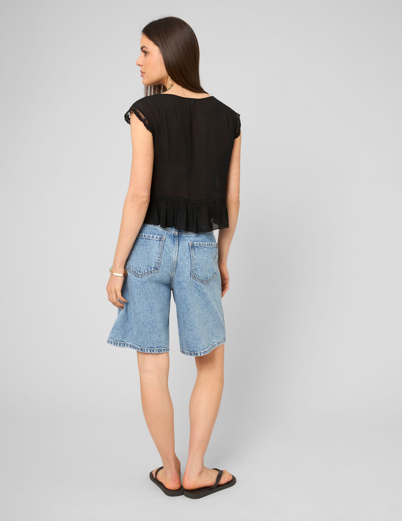 Blouse sans manches &agrave; volants