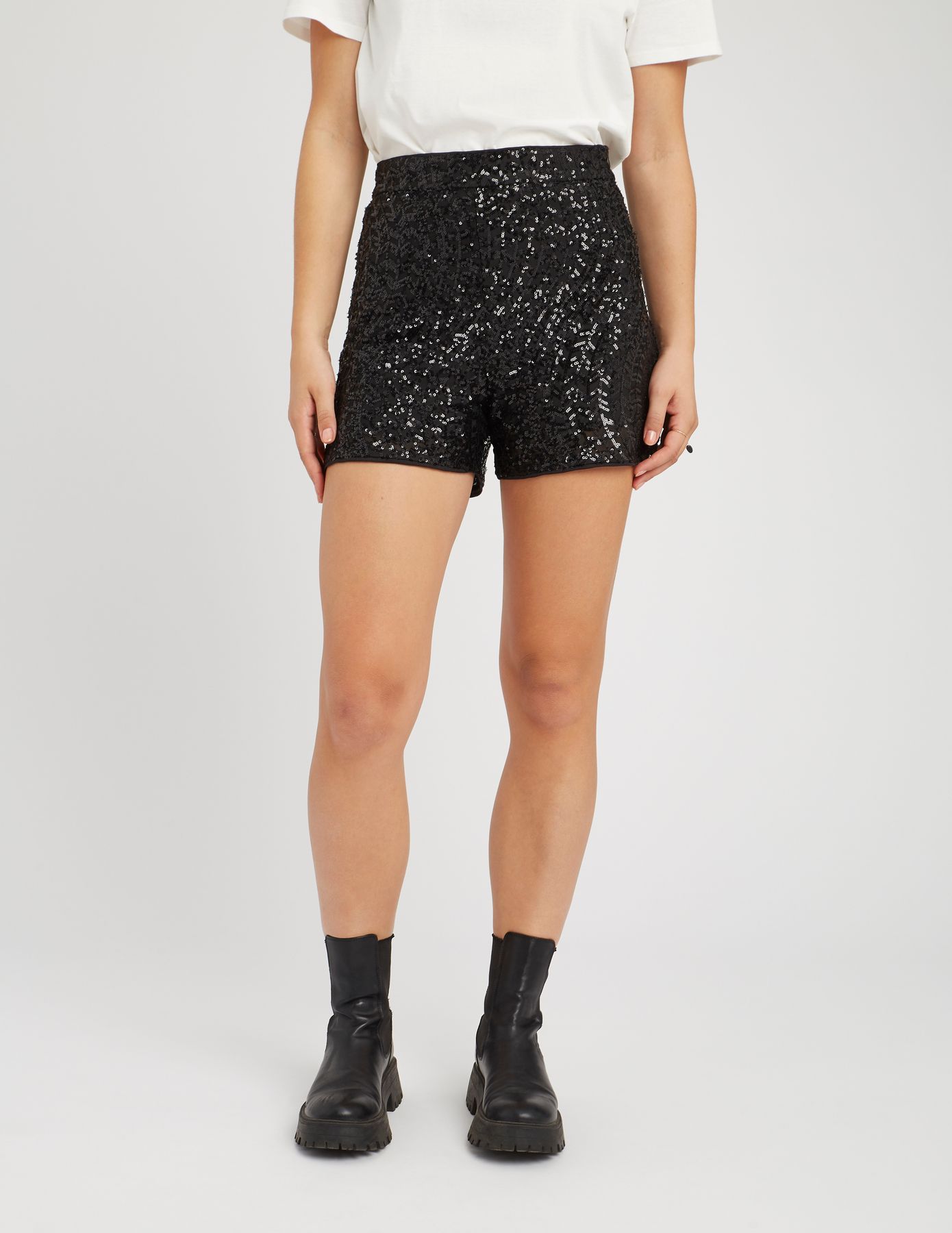 Short sequins
