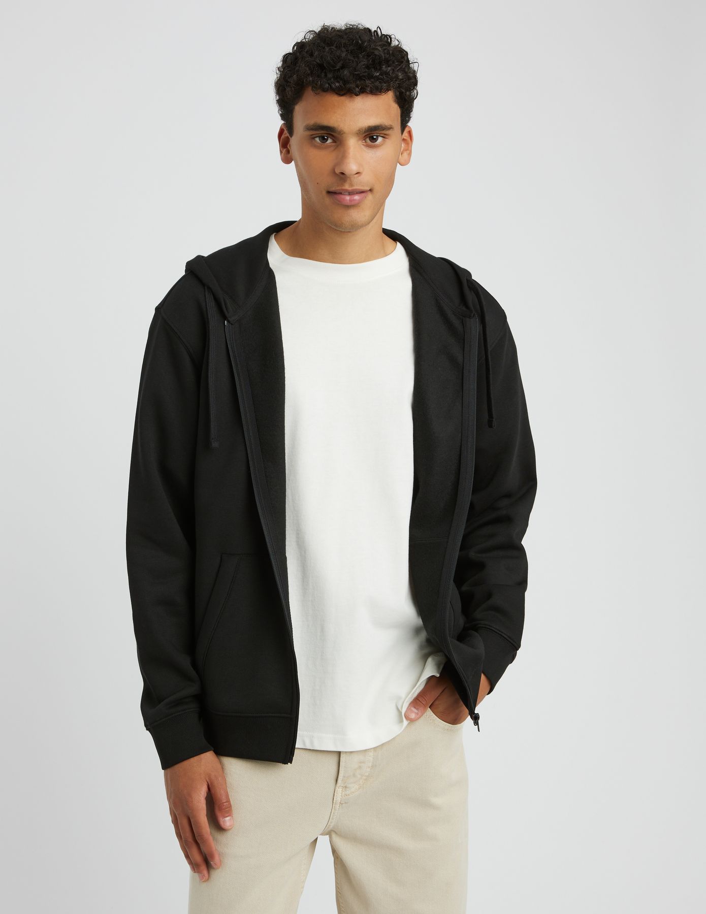 Sweat zippé à capuche