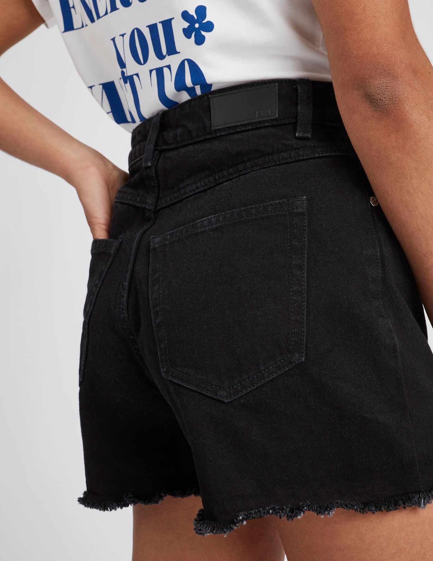 Short en jean raw cut