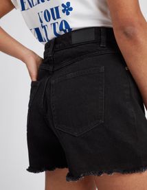 Short en jean raw cut