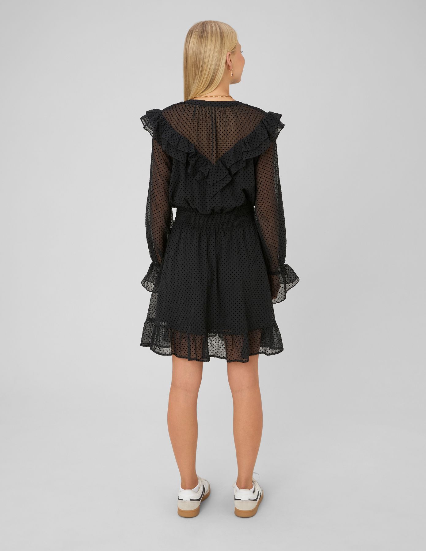 Robe courte &agrave; volants