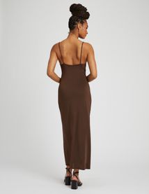 Robe longue col bénitier