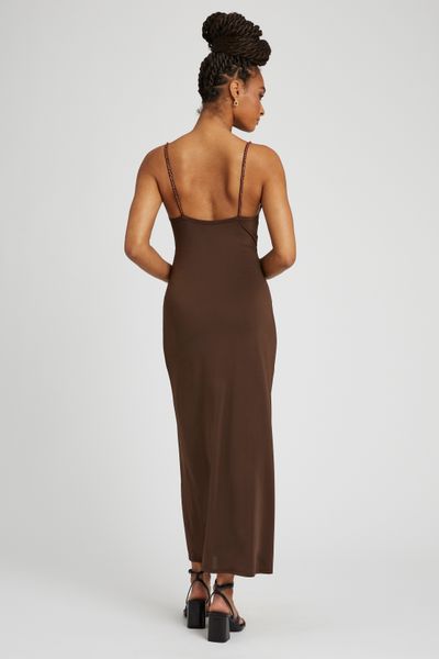 Robe longue col bénitier