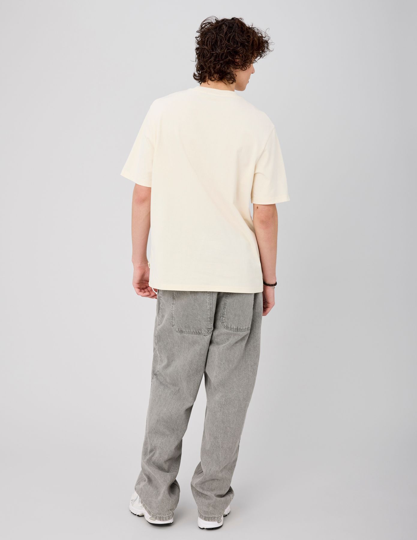 T-shirt broderie poitrine