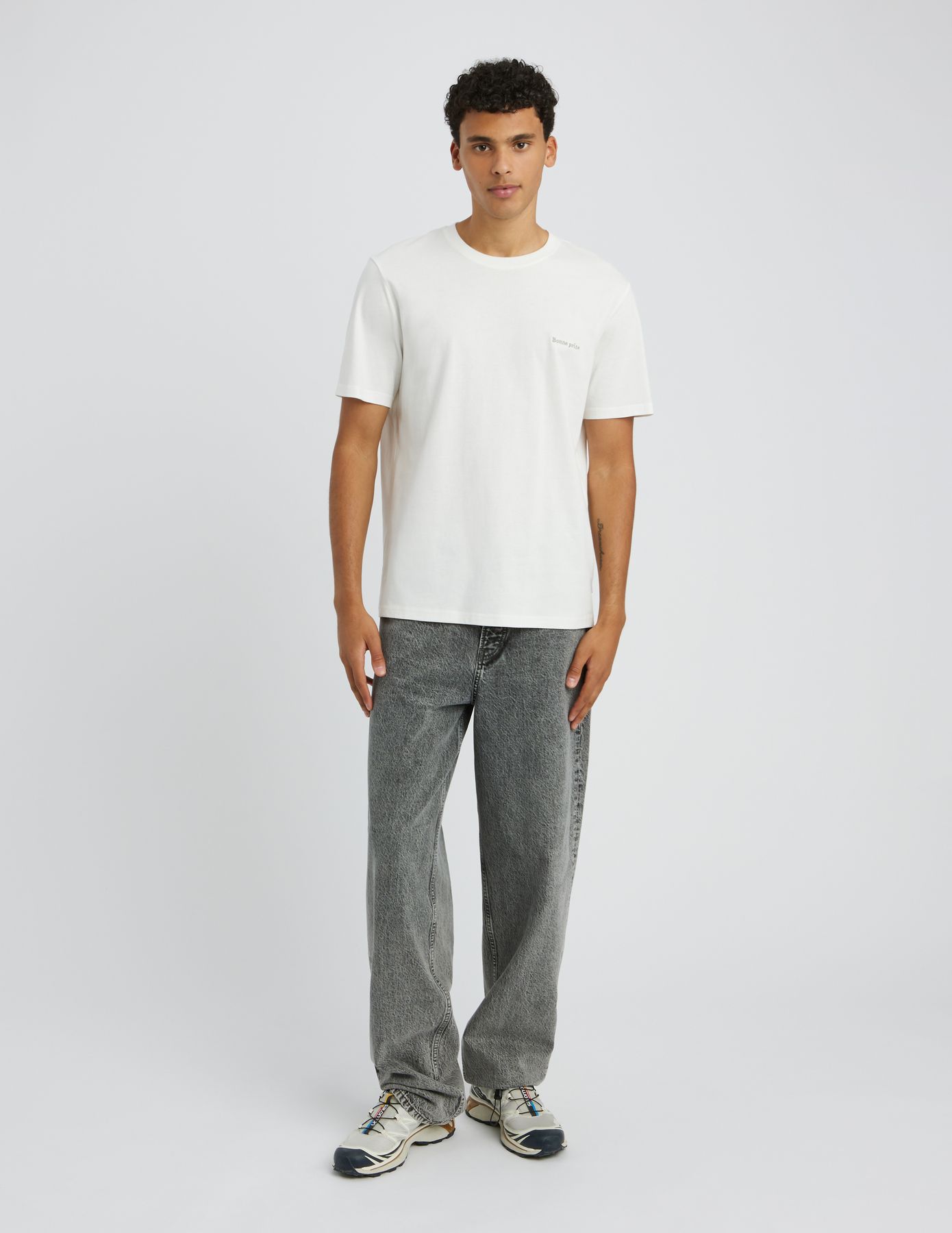 T-shirt brod&eacute; bonne prise